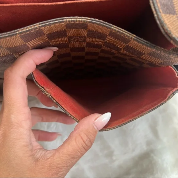 Louis Vuitton Damier Broadway Bag - Picture 8 of 17
